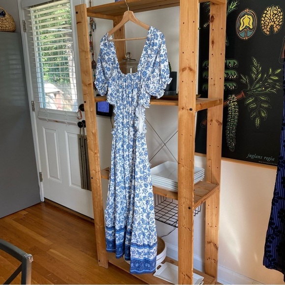 By The River Blue White Porcelain Floral Print Linen Blend Cut Out Midi Dress - Picture 10 of 16